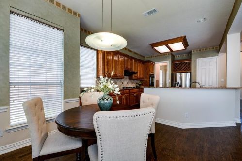 4604 Deer Valley Ln, Richardson TX  75082-3872 exterior