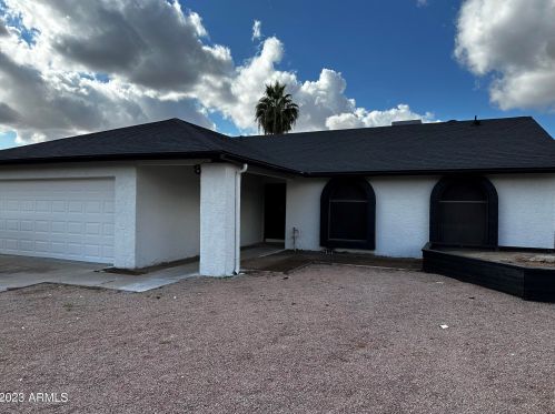 3302 Los Altos Dr, Chandler AZ  85224-1156 exterior