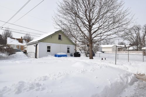 2353 56, Milwaukee WI 53210-2231 exterior