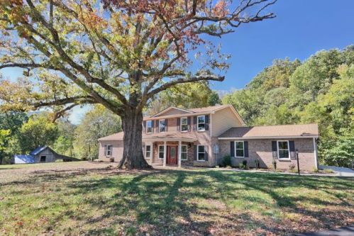 211 Etzler Rd, Troutville, VA 24175-6310