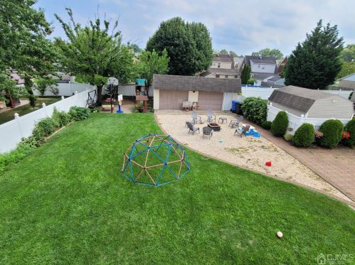 153 Sherry St, Woodbridge NJ  07095-1744 exterior