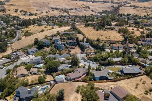3437 Glamorgan Ct, San Jose, CA 95127-4310