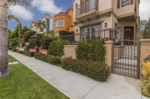 634 Tremont St, Oceanside, CA 92054-2470