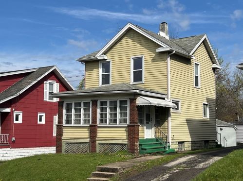 819 Lutton St, New Castle, PA 16101-4567