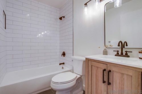 1874 Forestdale Dr, Encinitas CA  92024-4214 exterior