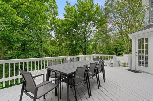 44 Bonwit Rd, Rye Brook NY  10573-1437 exterior