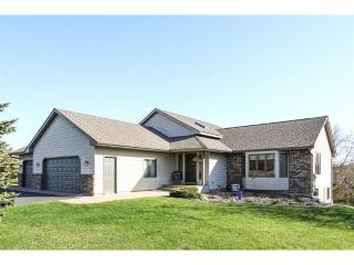 765 Larsen Ln, Hudson, WI 54016-7805