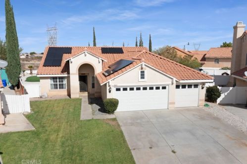 13262 Spring Way, Victorville CA  92392-6805 exterior