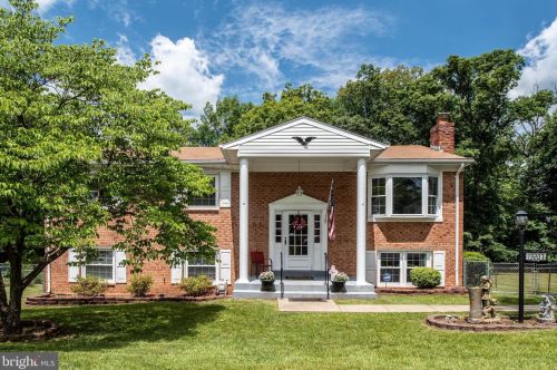 13207 Kurtz Rd, Woodbridge, VA 22193-4918