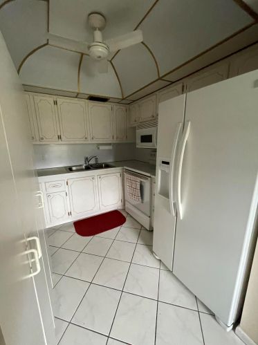 61 Hastings D, West Palm Beach FL  33417-1205 exterior