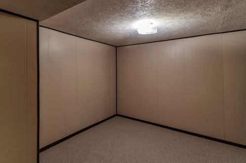 636 Deer Watch Rd, Bridgeville PA  15017-1149 exterior