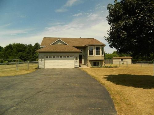 2135 Victor Ln, Peplin, WI 54455-7200