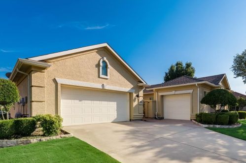 8917 Crestview Dr, Denton, TX 76207-8603