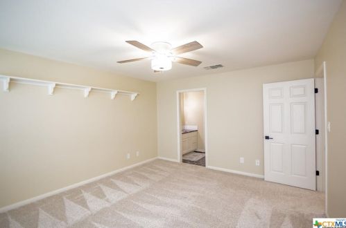 101 Legend Dr, Victoria TX  77904-3854 exterior