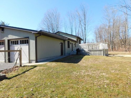 3 Fox Tail Ln, Brookfield Center CT  06804-3705 exterior