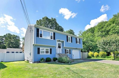 35 Jillijam Pl, Bridgeport, CT 06606-2452