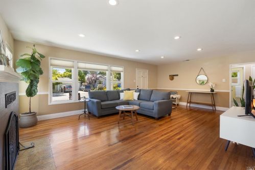 2028 Humboldt St, Santa Rosa, CA 95404-2454