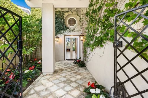 2 Rue Chantilly, Newport Beach, CA 92660-5903