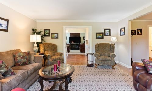 235 San Jacinta Dr, Ukiah CA  95482-5648 exterior