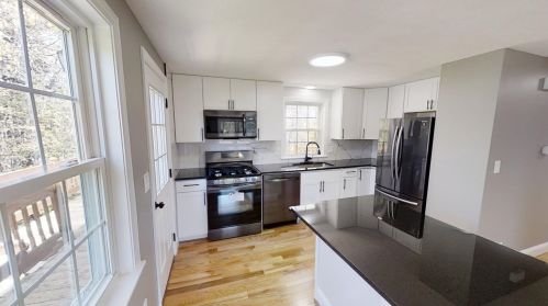 36 Shingle Mill Dr, Nashua NH  03062-2139 exterior