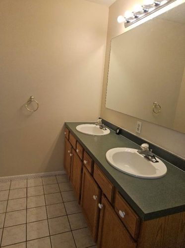 1548 Pinewind Dr, Alburtis PA 18011-2708 exterior