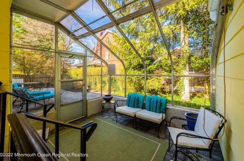 4 Laurel Dr, Little Silver NJ 07739-1416 exterior