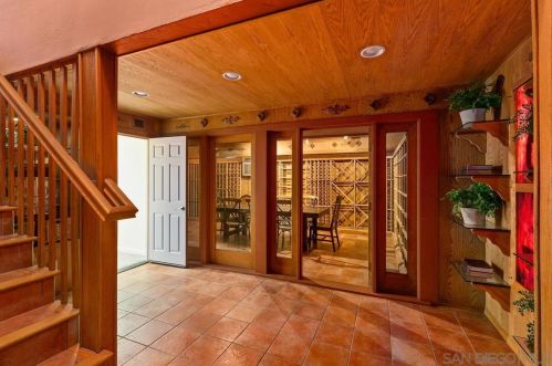2125 Locust St, San Diego CA  92106-1622 exterior