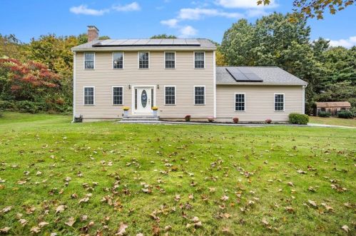 118 Harriman Hill Rd, Raymond, NH 03077-1560