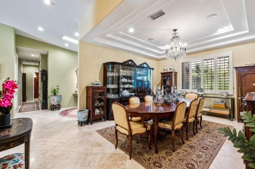 824 Avenida Palmas, Palm Springs CA  92262-5708 exterior