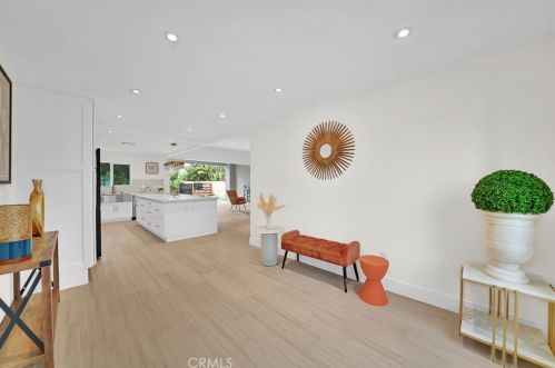 10071 Cliff Dr, Huntington Beach CA  92646-6604 exterior