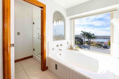 4565 Sea Bluff Cir, Carlsbad CA  92008-3671 exterior
