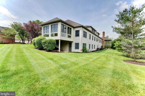1312 Mountain Laurel Cir, Harrisburg, PA 17110-2815