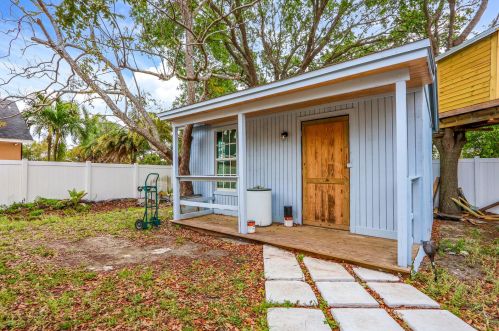 454 Saginaw Ave, Fort Pierce FL  34953-5990 exterior