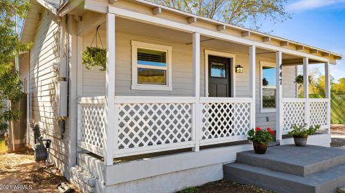 447 Mahoney Ave, Mesa, AZ 85210-1237