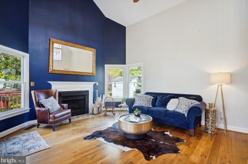 30 Main St, Round Hill, VA 20141-2411