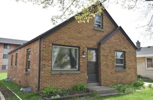 4570 Ahmedi Ave, Milwaukee, WI 53235-5305