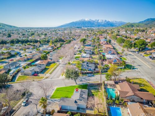 594 Sequoia St, San Bernardino CA  92407-3155 exterior