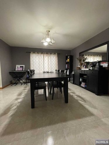 465 Washington Ave, Cliffside Park NJ  07010-1814 exterior