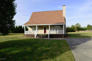 3060 Northgate Walk Dr, Farmville, NC 27828-9252