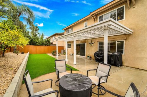 42064 Pine Needle St, Temecula CA  92591-7915 exterior