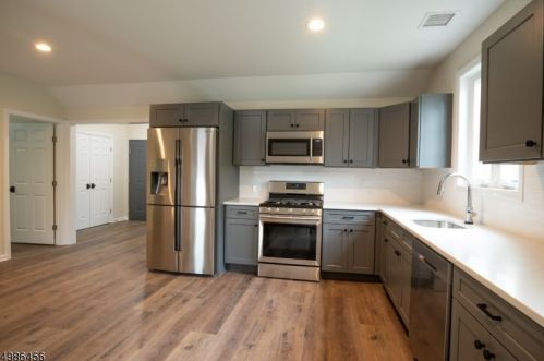 23 Fox Hill Rd, Parsippany NJ  07834-2531 exterior