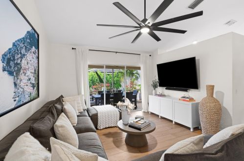 326 Eagleton Golf Dr, West Palm Beach, FL 33418-8054