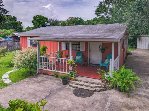 221 2nd St, Orlando, FL 32824-8216