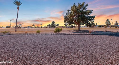 10530 Prairie Hills Cir, Sun City, AZ 85351-2249