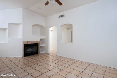8043 Siskiyou Dr, Tucson, AZ 85743-1143