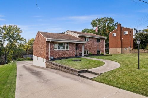 145 Lohengrin Dr, Pittsburgh, PA 15209-1048