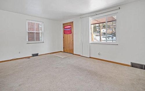 486 Long Rd, Pittsburgh, PA 15235-4328