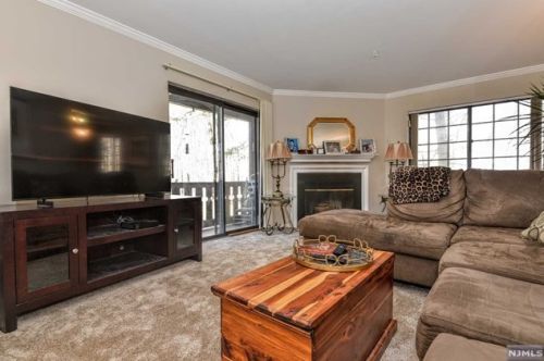 601 Mark Twain Way, Mahwah NJ  07430-3475 exterior