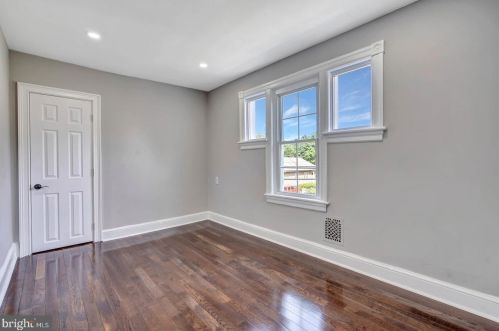 320 Maple Ave, Camden NJ  08109-2622 exterior