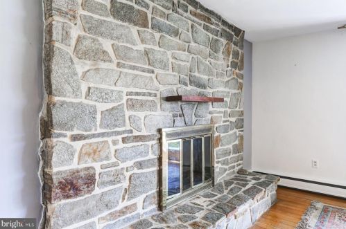 2958 Lincoln St, Camp Hill PA  17011-2832 exterior